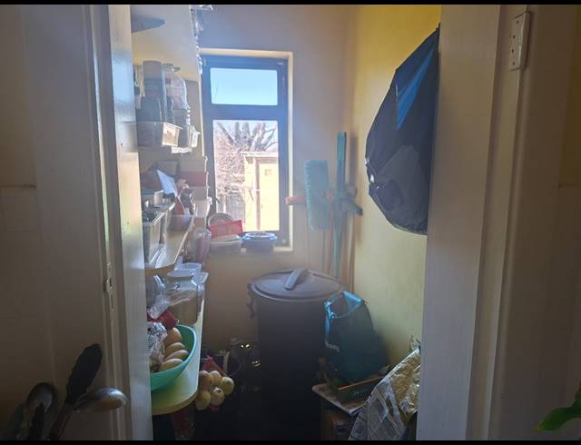 1.5 BEDROOM FREEHOLD FOR SALE IN PRIMROSE
